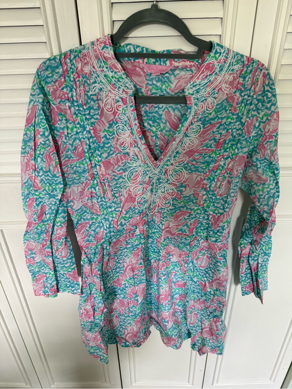 Lilly Pulitzer Women’s lobster Embroidered V-Neck Tunic Top